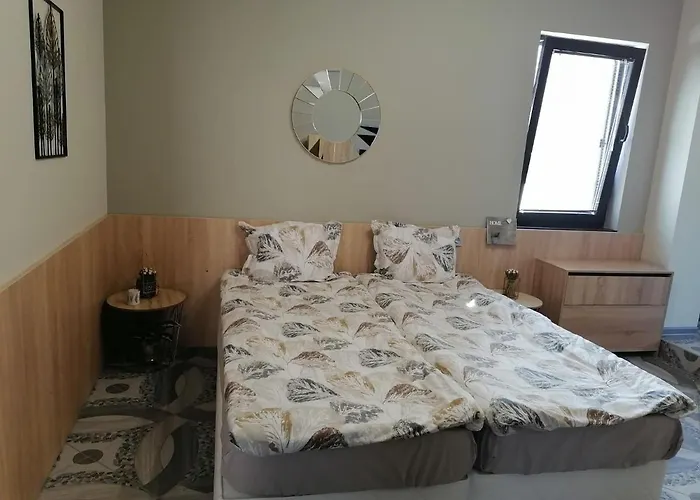 влад-дом за 3-ма с кухня