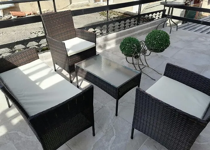 Апартамент влад-дом за 3-ма с кухня *